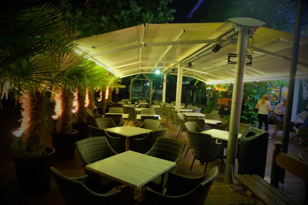 Hotel Zum Weissen Ross Winsen  Екстериор снимка